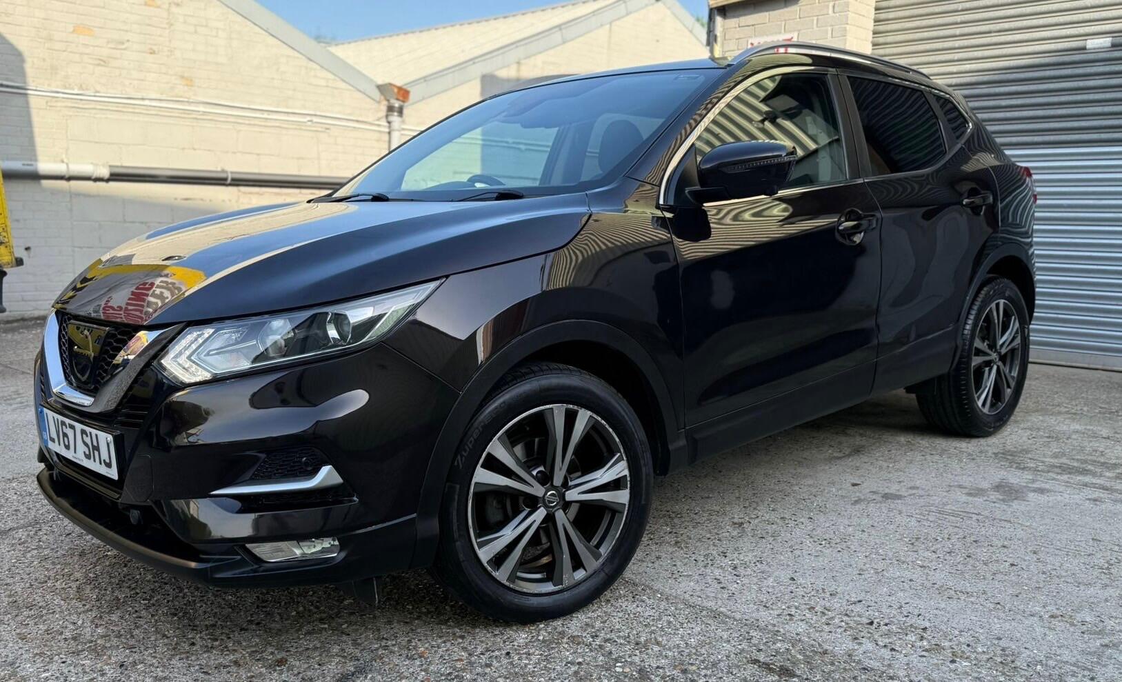 Nissan Qashqai Left Side